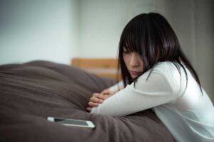 関係を継続するために連絡を保つ