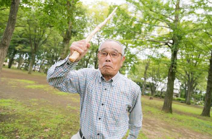 結論】70歳で童貞は『灯が消えた家で時計の音を聞くのイメージ画像