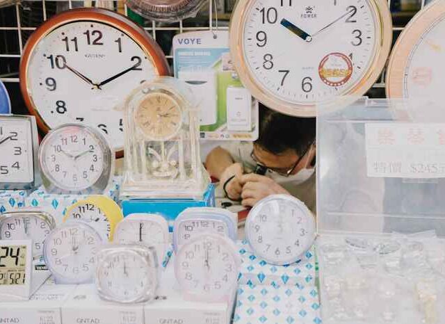 童貞は何歳までOK？リアルな女性の反応と「限界ライン」を年齢データで解説