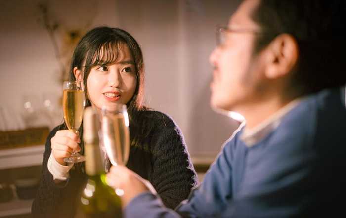 06 couple happy bg