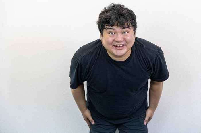 童貞卒業に必要な条件を整理する男性